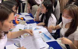 Điểm chuẩn cao ra trường có thu nhập tốt?