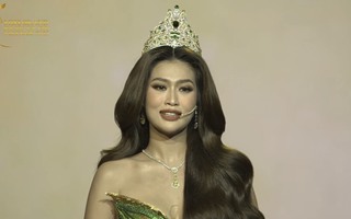 Hoa hậu Thiên Ân "tung cánh" khi final-walk, bật khóc nhắc đến người mẹ quá cố