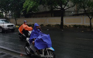 TPHCM chiều tối có mưa rào, tin lũ khẩn cấp trên sông La Ngà - Đồng Nai