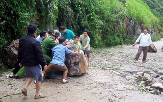 Hoà Bình: Liên tiếp xảy ra sạt lở trên Quốc lộ 6