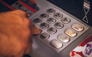 Nhân viên thử việc được công ty chuyển nhầm 2,4 tỷ đồng và cái kết không tưởng
