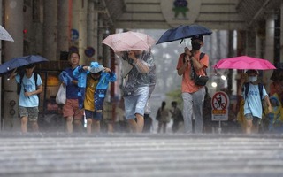 Nhật Bản, Hàn Quốc hủy hàng loạt chuyến bay vì bão Khanun