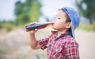 3 thức uống tuy ngon nhưng cha mẹ không nên cho con mình uống nhiều