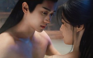 Cảnh tắm gây sốt trong phim 'Vân chi vũ'