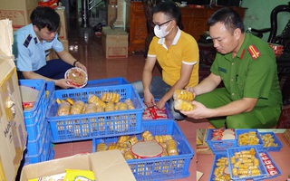 Mua hơn 1.000 chiếc bánh trung thu của người lạ về bán Tết Trung thu