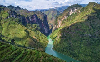 Thông tin tạm dừng tàu du lịch trên sông Nho Quế khiến nhiều du khách tiếc nuối vì chưa kịp đi