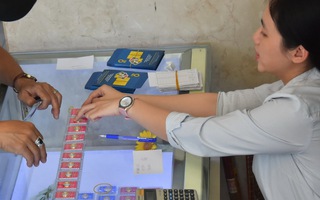 Giá vàng hôm nay 22-9: USD tăng giá dữ dội, vàng lao dốc