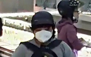Hai kẻ cướp tiệm vàng ở Khánh Hoà là nam giới, đội tóc giả ngụy trang