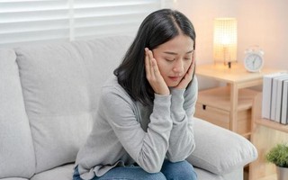 Vì sao phụ nữ khó vượt qua nỗi đau chia tay?