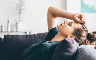 Thiếu loại vitamin này làm tăng nguy cơ mềm xương: Nếu thấy cơ thể có 6 dấu hiệu "báo động", cần đi khám ngay
