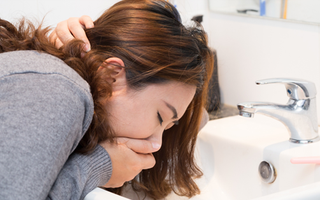 Nếu 4 cảm giác này thường xuyên xảy ra sau bữa ăn thì có thể ung thư dạ dày đang tìm đến bạn