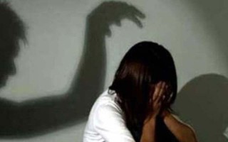 Thầy dạy võ có "quan hệ không trong sáng" với 2 nữ sinh lớp 8