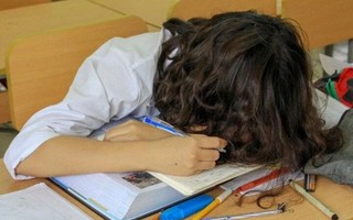 Phụ huynh đua nhau khoe thành tích, tôi trầm cảm vì con điểm thấp
