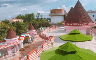 Đây là TRƯỜNG MẦM NON ĐẸP đến mức du khách thập phương tíu tít đến chụp ảnh: Học phí RẺ đến giật mình!