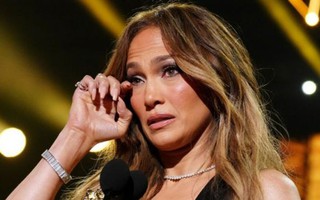 Jennifer Lopez nói về Ben Affleck: 'Nỗi đau ly hôn giết chết tôi mãi mãi'