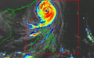 Siêu bão Kong-rey gây lo ngại với mắt bão “khổng lồ”, sắp mạnh cực đại