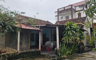 Ông đã chết, bà không biết chữ vẫn có chữ ký trong hồ sơ tặng đất hương hỏa cho cháu ngoại