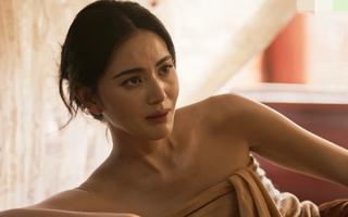 Phim 18+ "Nữ hoàng Ayodhaya": Quốc bảo nhan sắc có bầu lần 2 gây sốc nặng