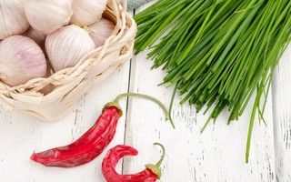 Mẹo bảo quản hành lá, ớt, tỏi được lâu