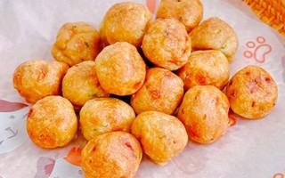 Cách làm cá viên chiên bí đỏ đơn giản