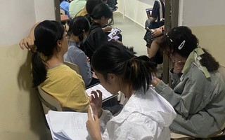 Bức ảnh chụp một đám đông khiến hàng triệu người áp lực