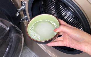 Đổ một bát nước "thần" vào máy giặt, quần áo của tôi từ vàng ố bỗng trắng sạch tinh tươm
