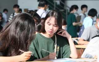 Học phí đại học cao, tăng thường xuyên: Kéo rộng bất bình đẳng