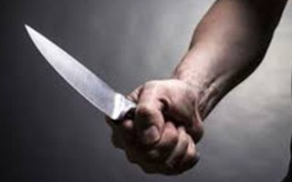 Người đàn ông bị đâm tử vong sau khi "hóng chuyện"