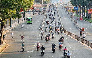 Đường phố TP.HCM thông thoáng trong ngày làm việc đầu năm
