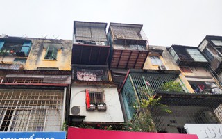 Cận cảnh những chuồng cọp "chênh vênh" giữa không trung tại Khu tập thể Thành Công