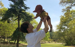 Không phải quát mắng hay đánh đòn, 5 hành động này của bố làm tổn thương con nhiều hơn