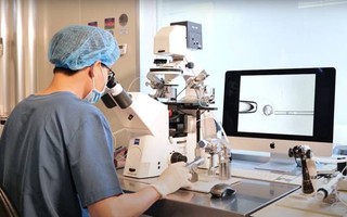 Kỹ thuật "Chọn lọc phôi không mang gen bệnh bằng xét nghiệm di truyền tiền làm tổ (PGT-M)" thắp lên hy vọng cho các cặp vợ chồng mong con