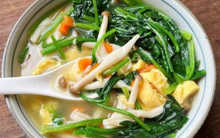 Nấu món canh từ loại rau tươi mát, rẻ tiền vào mùa xuân, ăn vừa ngon, bổ dưỡng lại thanh mát 