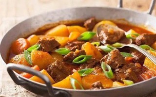 Cách làm món thịt bò hầm từ đầu bếp: Thêm 1 thìa này vào thịt sẽ mềm ngon ngay cả khi không cần đến nồi áp suất