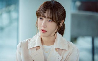 Mỹ nhân diễn đơ như "búp bê nhựa" vẫn thành công vực dậy nhà đài, giúp rating phim tăng gấp đôi