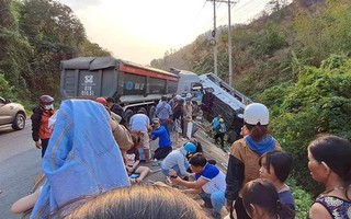 Vụ xe khách đối đầu xe tải ở Kon Tum: 25 người thương vong