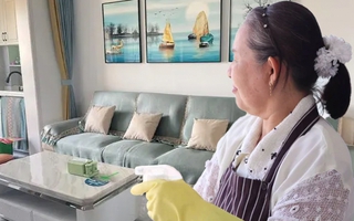 Cuộc sống tối giản của mẹ chồng tôi: Khoảnh khắc bà mở tủ quần áo ra khiến ai cũng bất ngờ