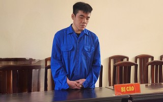 Cha dượng chém chết con gái riêng của vợ