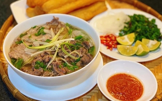 Trổ tài nấu phở tại nhà nhân dịp nghỉ lễ