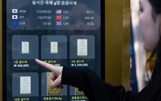 Giới trẻ Hàn Quốc "phát cuồng" với vàng: túi tiền eo hẹp chỉ chọn vàng miếng 1 gram, đổ xô mua từ máy bán tự động thay vì đến cửa hàng