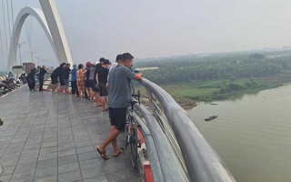 Tìm thấy thi thể nghi là 2 nữ sinh nhảy cầu ở Bắc Ninh