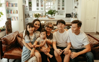 Vừa về đến nhà, bà xã Hoàng Bách đã bị con gái gọi vào phòng nói chuyện nghiêm túc: Quá ngạc nhiên trước nội dung cuộc trao đổi!