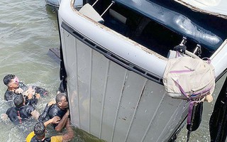 Bi kịch sông Nile: Xe chở khách lao xuống dòng nước, ít nhất 10 phụ nữ và trẻ em thiệt mạng