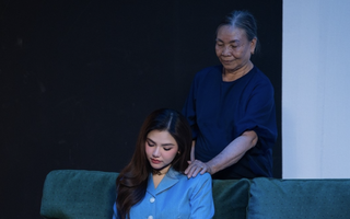 Bà ngoại của Myra Trần trở thành diễn viên chính trong MV "Mẹ ơi"