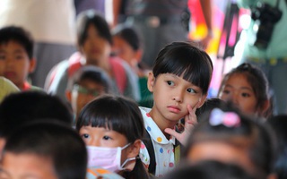 Một hành động nhiều cha mẹ làm, lời cảnh báo của giáo sư gây tranh cãi