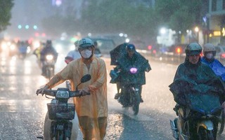 Mưa liên tục tại TPHCM vào những ngày đầu tháng 6