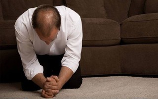 Tháng nào cũng biếu mẹ 22 triệu VNĐ, đến khi bà qua đời trong tài khoản chẳng có lấy một xu: Nhận giấy sao kê ngân hàng tôi khóc ngất