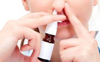 Bụng phình to, tay chân teo, suy thượng thận vì thuốc xịt mũi