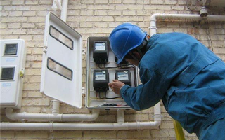 Quán cà phê có 140 máy tính hoạt động 24/7 nhưng chỉ đóng 7 triệu đồng tiền điện mỗi tháng: Cảnh sát vào cuộc điều tra, bắt giữ 2 đối tượng "trộm" hơn 1,02 triệu kWh điện