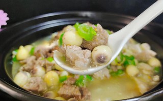 Món ăn này chỉ có vào mùa hè và nguyên liệu là "báu vật": Vừa bổ tỳ ích vị, an thần, dưỡng tim và giải nhiệt cơ thể